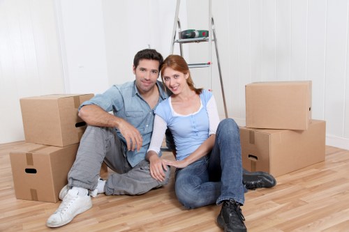 Careful boxing and wrapping of household items in Dulwich
